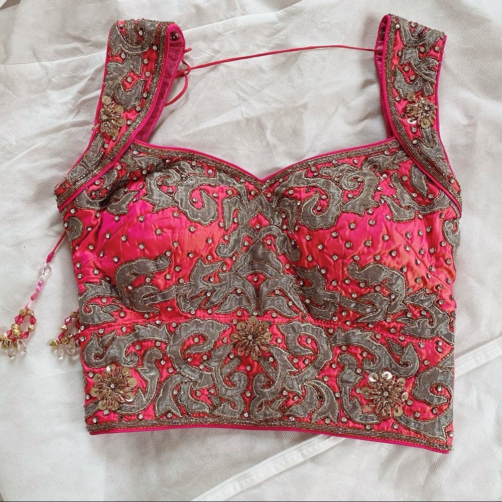 Stunning Lehenga, Jewelry & Accessories - Picture 5 of 15